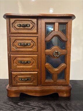 Vintage 1920s Wooden Musical Jewelry Box with Brass Accents - Brown. WORKING!